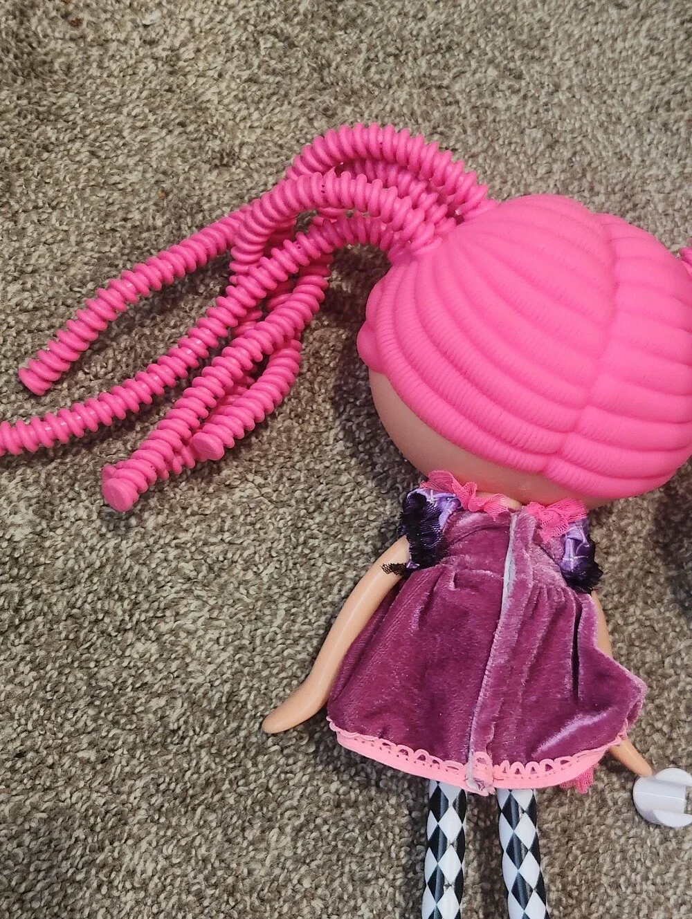 Lalaloopsy Confetti Carnivale Silly Hair Doll w Mask, Pet Cat, Hair Accessories